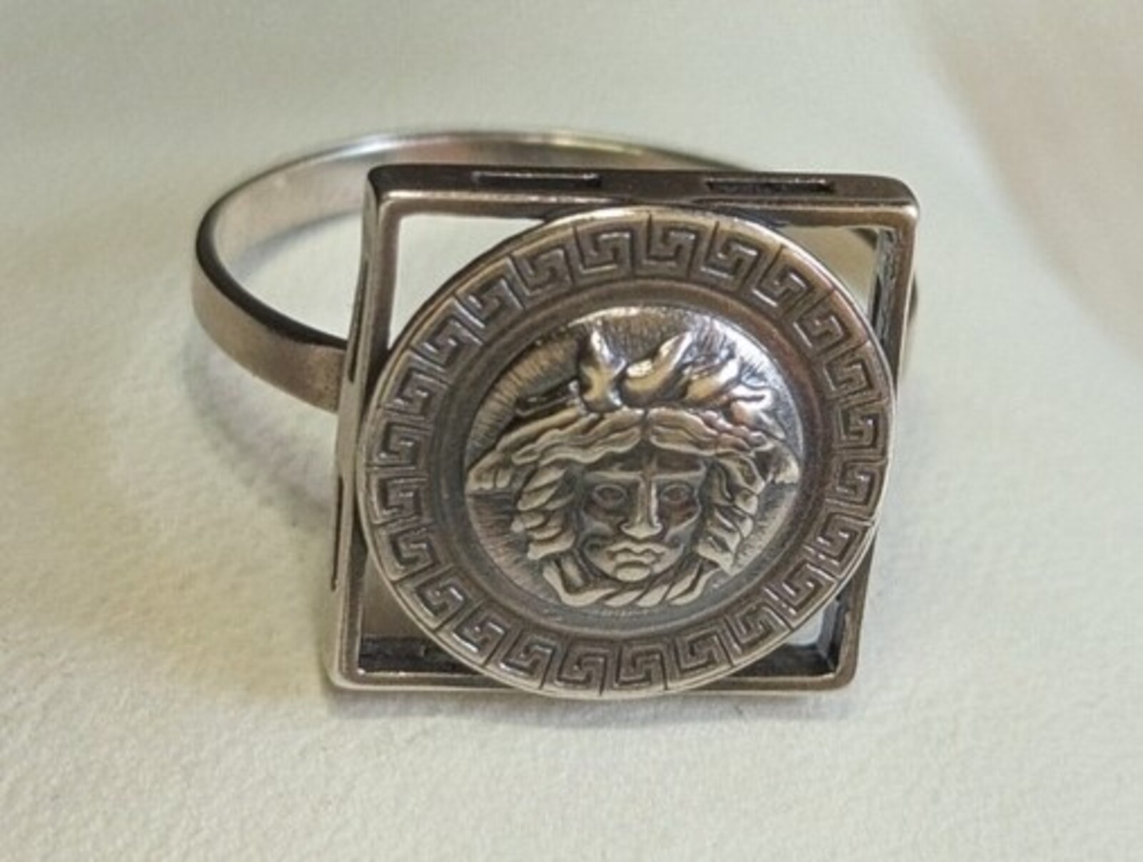 Vintage men’s ring sterling silver 925 Size 11 Weight 3.38 g. Medusa Gorgon.