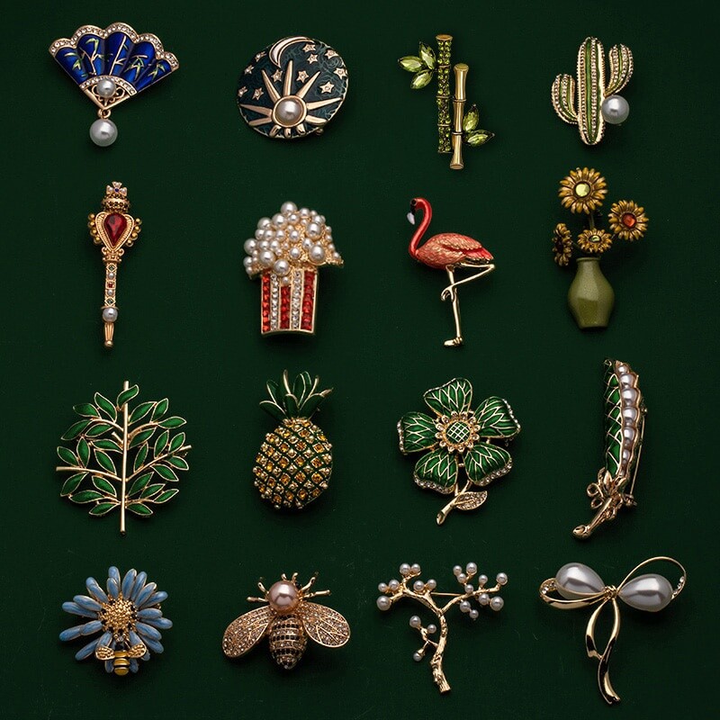 Fashion Animal Plant Lapel Pins Badges Backpack Cute Pins Party Gifts Jewelry