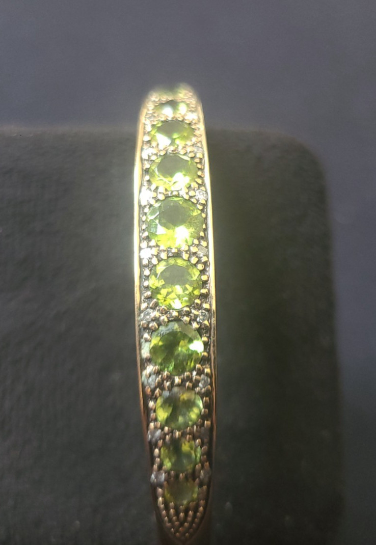 Lovely 9KT Solid Yellow Gold with Peridot Bangle Bracelet – English