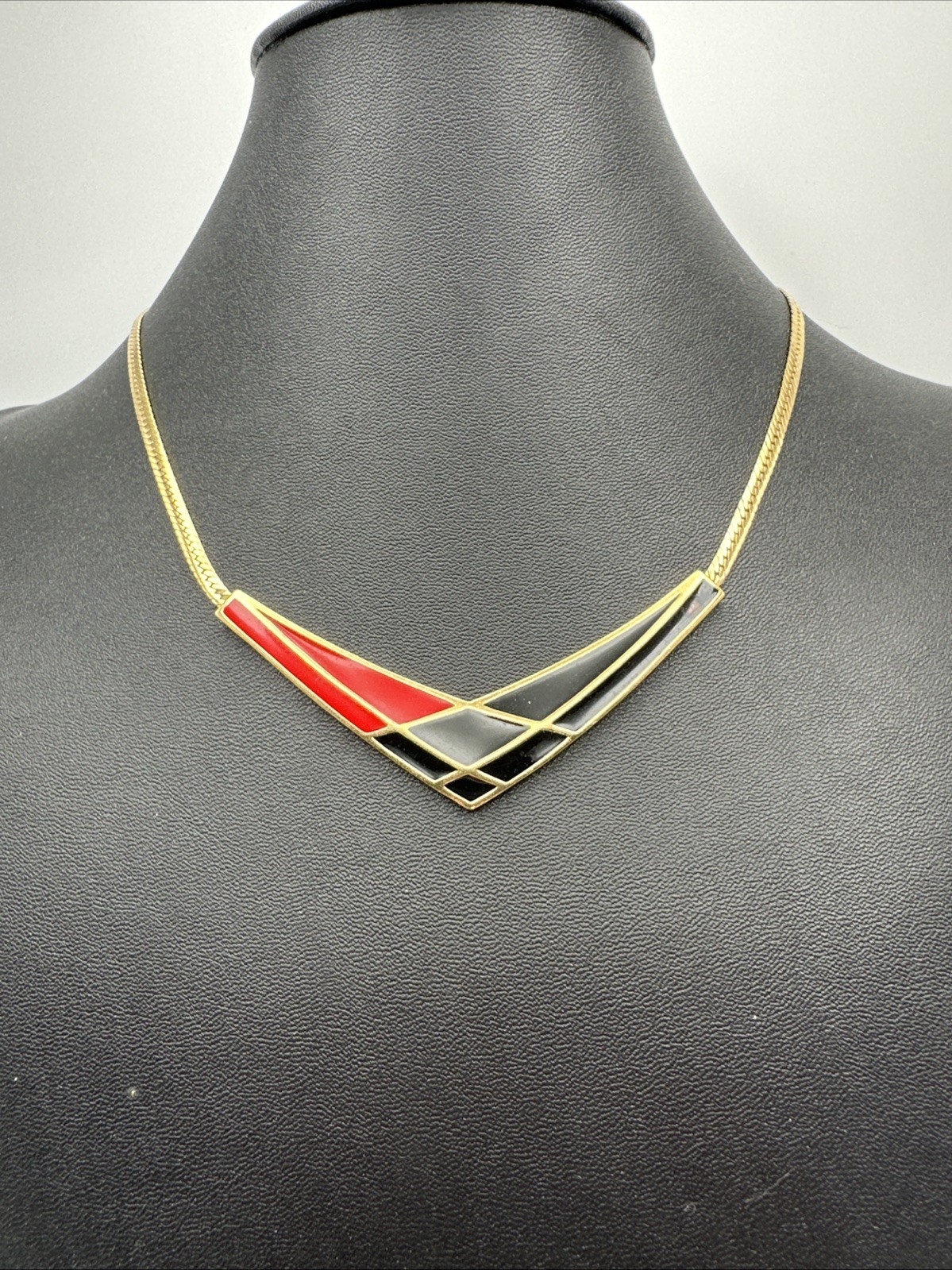 VTG Avon Set of 3 Necklace and Earring Giftset Lot 80’s Asymmetrical Gold Tone