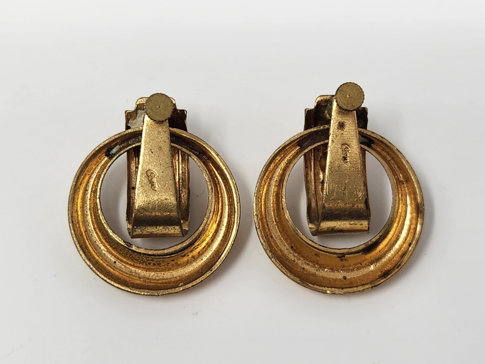 Signed CORO Gold Tone Yellow Rhinestone Screw-back Earrings Vintage Round Circle